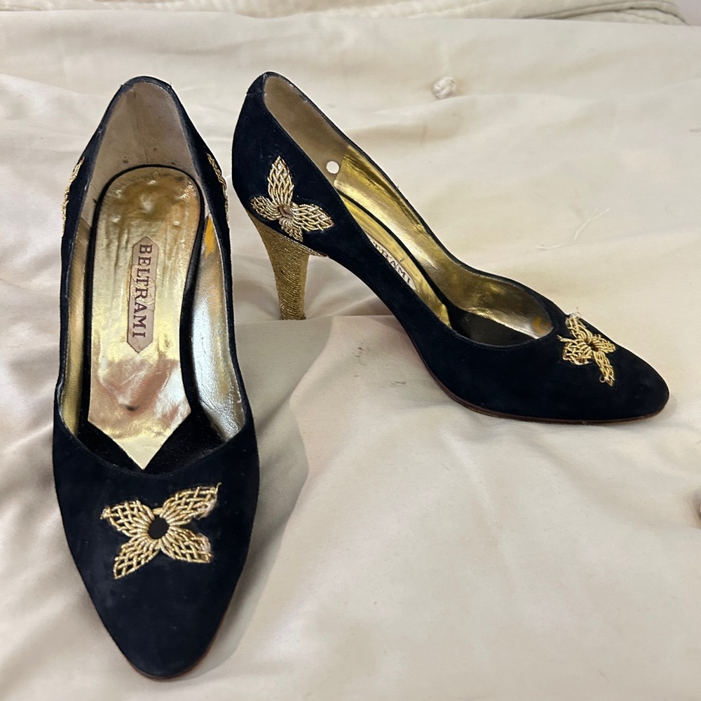 Vintage beltrami luxury velvet and gold embroidery pumps